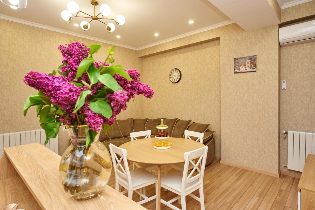 Apartment By The River Tbilisi Exterior photo